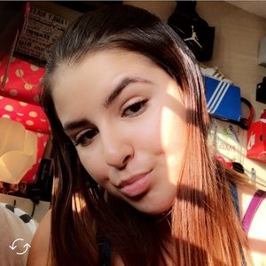 Meet your Posher, Chloe